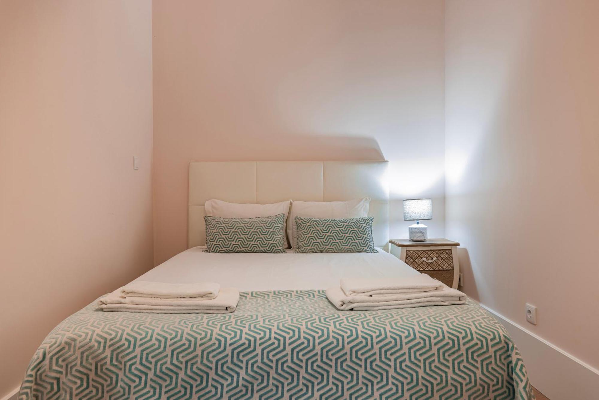 Apartamento Moderno Com Terraco Lisbona Esterno foto